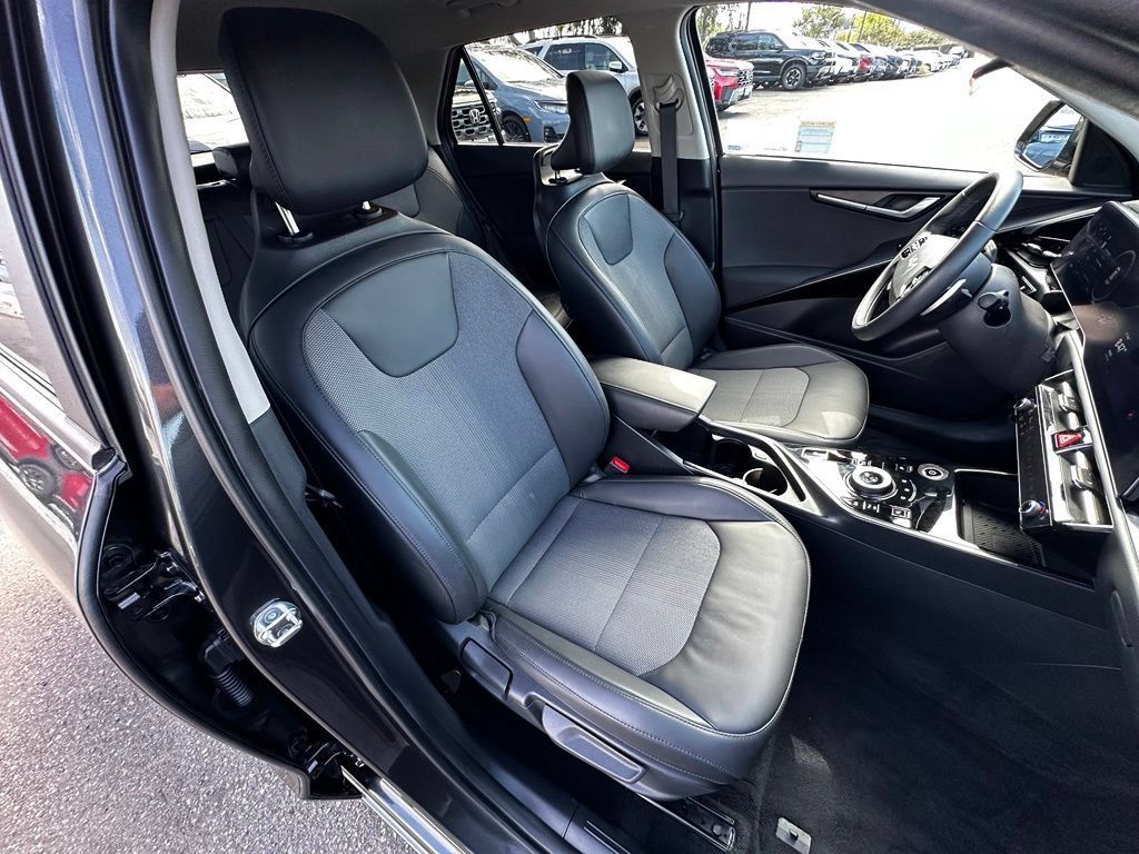 Used 2023 Kia Niro Wind FWD image 14