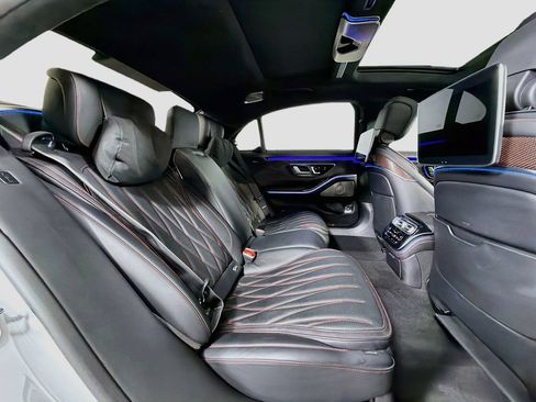Used 2024 Mercedes-Benz S 63 AMG S image 30