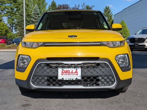 Used 2020 Kia Soul LX FWD image 2