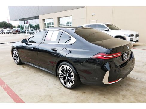 Used 2024 BMW 530i w/ Premium Package RWD image 6