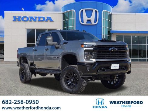 Used 2025 Chevrolet Silverado 2500 Custom w/ Custom Value Package image 1