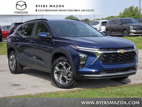 Used 2024 Chevrolet Trax LT w/ Driver Confidence Package FWD image 1