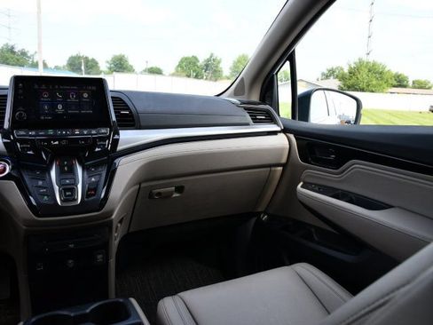 Certified 2024 Honda Odyssey Touring image 24