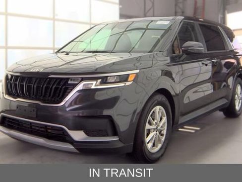 Used 2024 Kia Carnival LX FWD image 1