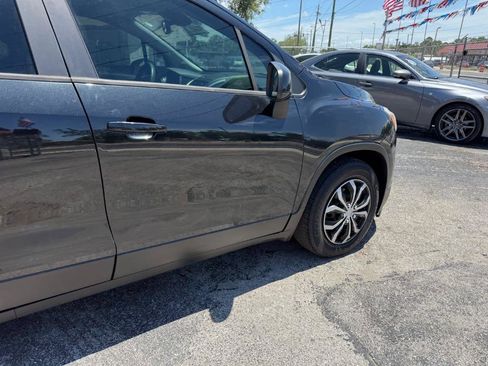 Used 2015 Chevrolet Trax LS FWD image 4