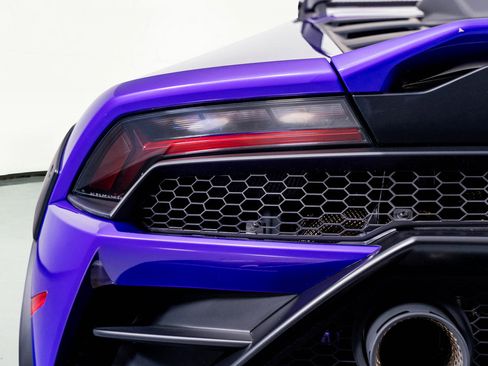 Used 2024 Lamborghini Huracan Sterrato image 17