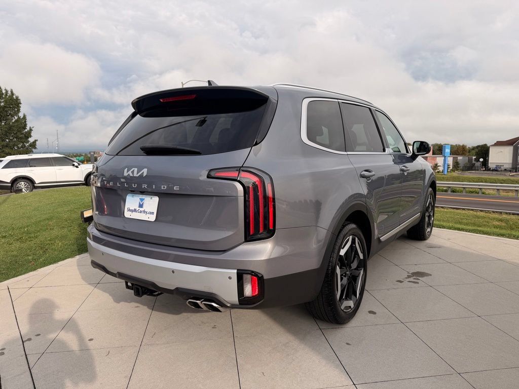 Used 2024 Kia Telluride EX w/ EX Captain's Chair Package FWD image 8