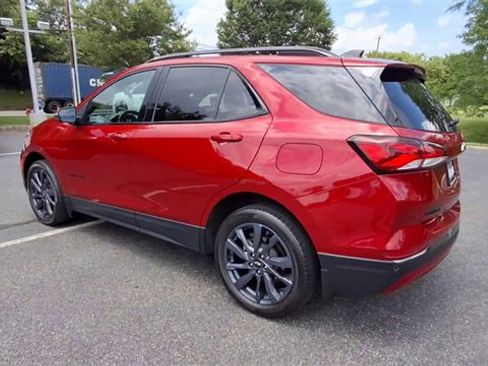 Certified 2022 Chevrolet Equinox RS w/ Infotainment Package image 6