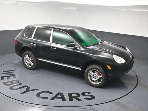 Used 2005 Porsche Cayenne Turbo image 15