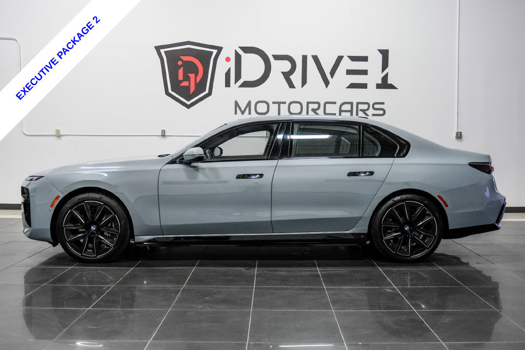 Used 2023 BMW i7 xDrive60 AWD/4WD image 12