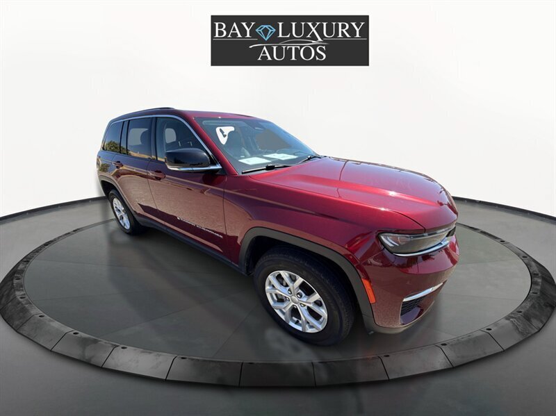 Used 2023 Jeep Grand Cherokee Limited AWD/4WD image 3