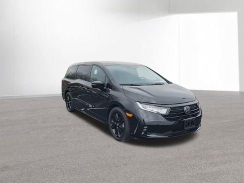 Used 2023 Honda Odyssey Sport image 2
