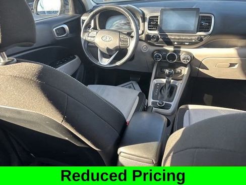 Used 2024 Hyundai Venue SEL image 37