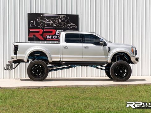 Used 2017 Ford F250 Platinum w/ Platinum Ultimate Package image 16