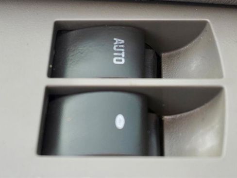 Used 2010 GMC Savana 1500 image 24