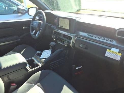 Used 2025 Toyota Tacoma TRD Off-Road image 22