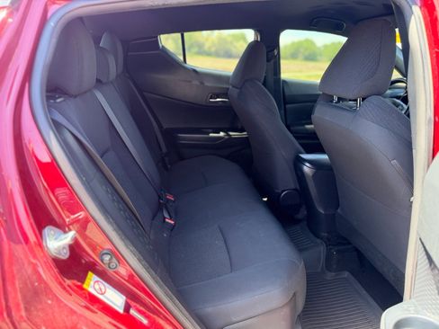 Used 2018 Toyota C-HR XLE FWD image 12