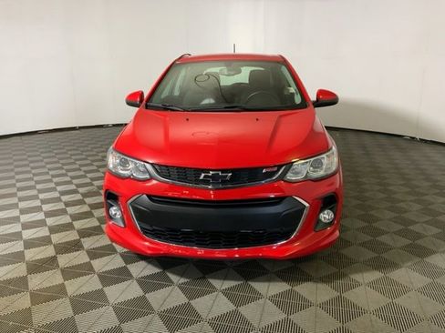Used 2018 Chevrolet Sonic LT w/ Convenience Package FWD image 2
