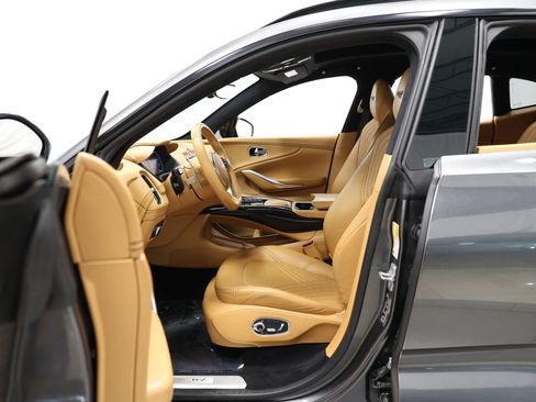 Used 2021 Aston Martin DBX AWD/4WD image 14