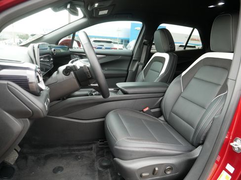 Used 2024 Chevrolet Blazer EV LT AWD/4WD image 32