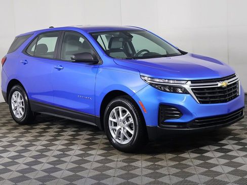 Used 2024 Chevrolet Equinox LS image 2