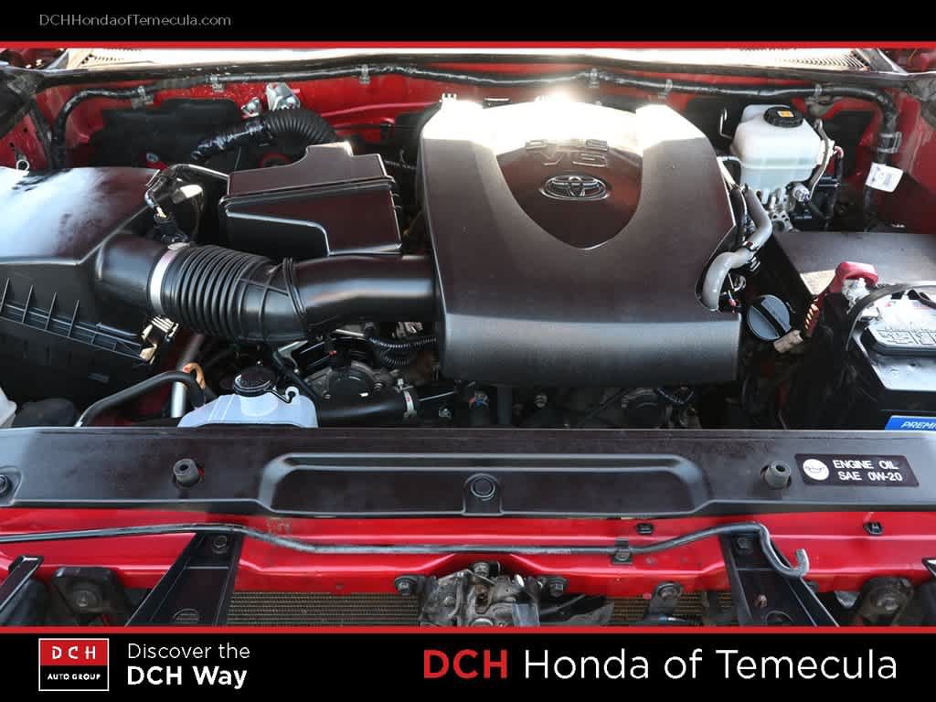 Used 2018 Toyota Tacoma TRD Off-Road w/ Technology Package AWD/4WD image 23