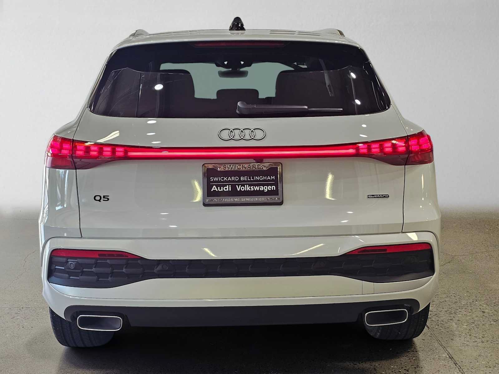 Used 2025 Audi Q5 Premium w/ Convenience Package AWD/4WD image 4