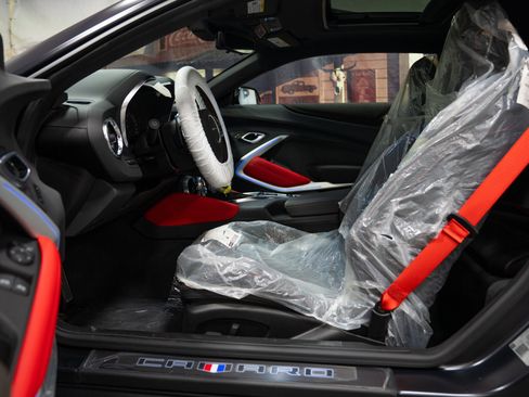 Used 2024 Chevrolet Camaro ZL1 RWD image 15