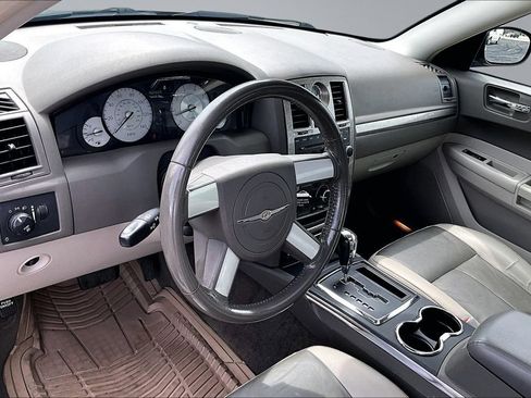 Used 2008 Chrysler 300 Touring RWD image 14