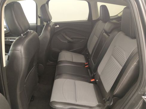 Used 2018 Ford Escape SE w/ SE Sport Appearance Package FWD image 18