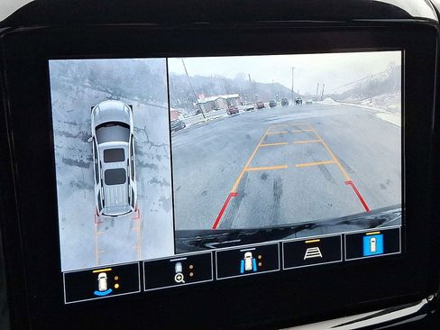 Used 2023 Chevrolet Traverse RS image 18