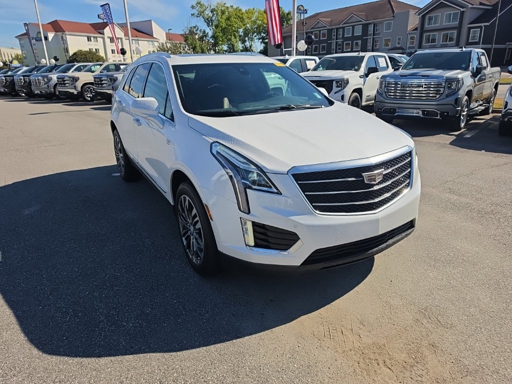 Used 2019 Cadillac XT5 Premium Luxury FWD image 2