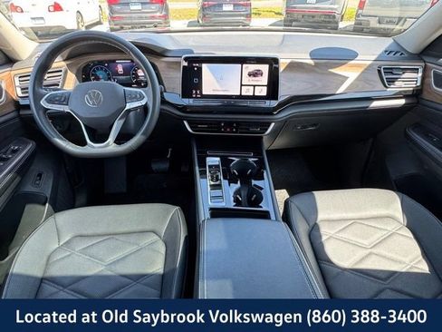 Used 2024 Volkswagen Atlas SE AWD/4WD image 14