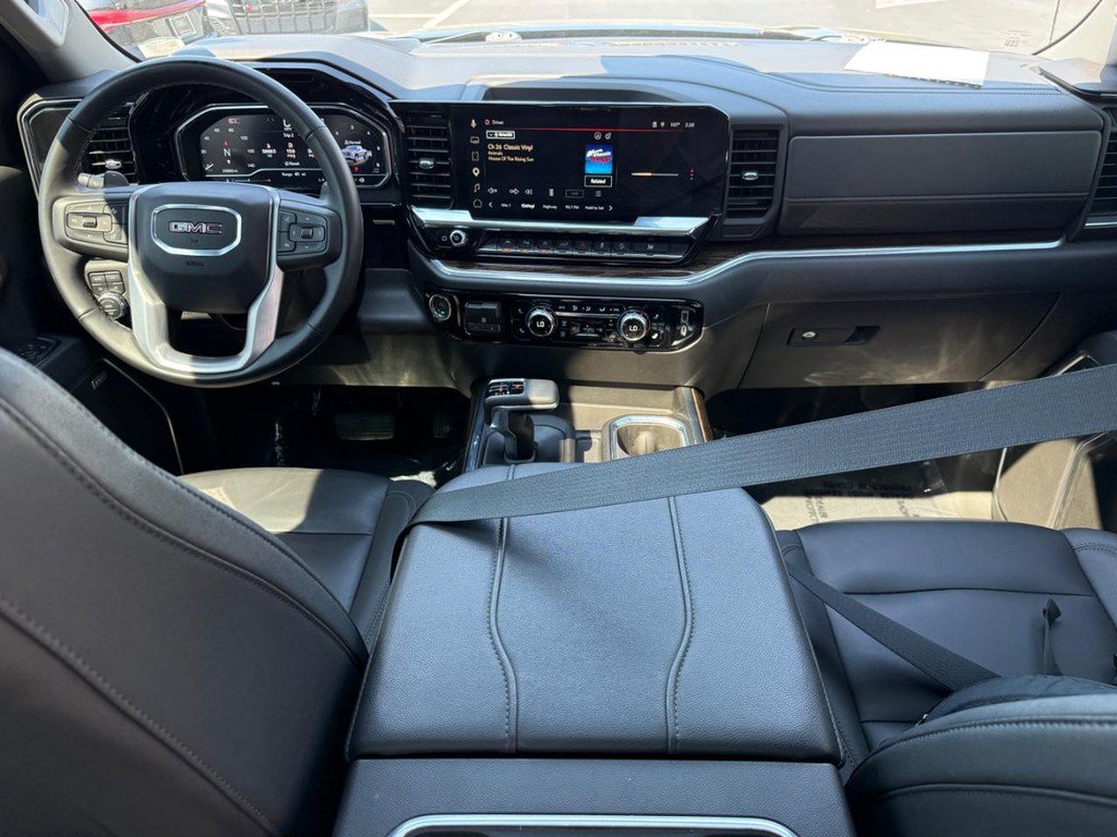 Used 2025 GMC Sierra 1500 Elevation w/ Elevation Premium Package AWD/4WD image 11