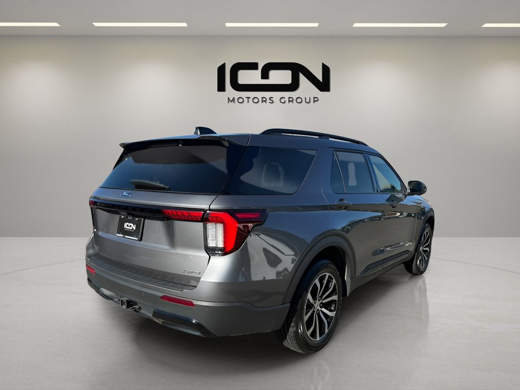 Used 2025 Ford Explorer ST-Line AWD/4WD image 5