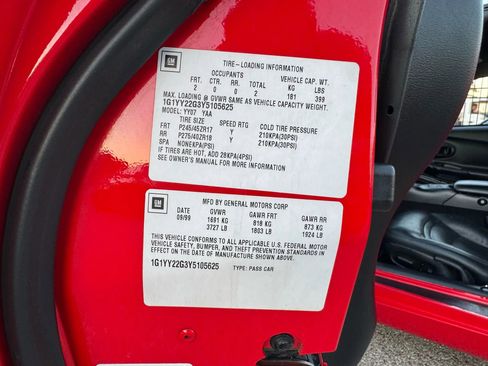 Used 2000 Chevrolet Corvette Coupe 2D w/ Roof Pkg image 46