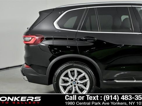 Used 2023 BMW X5 xDrive40i w/ Premium Package image 9