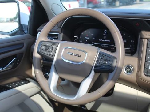 Used 2023 GMC Yukon XL Denali AWD/4WD image 24