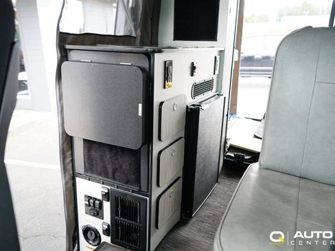 Used 2018 Mercedes-Benz Sprinter 2500 image 52