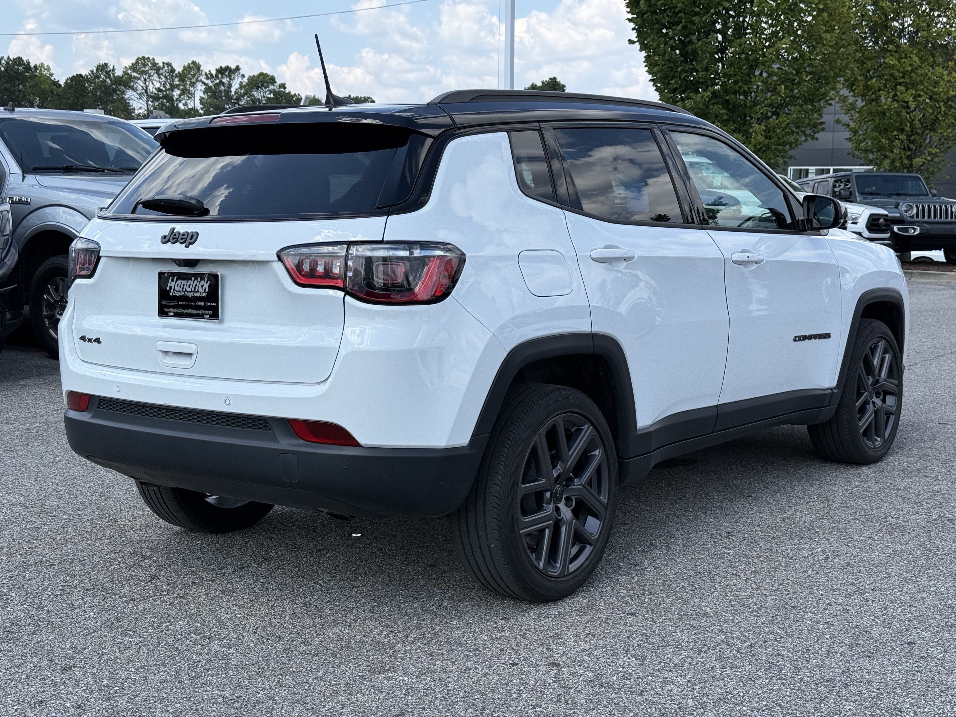 Used 2026 Jeep Compass Limited AWD/4WD image 11