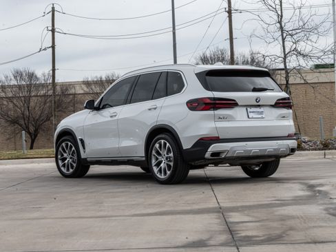 Certified 2025 BMW X5 xDrive40i w/ Premium Package image 3