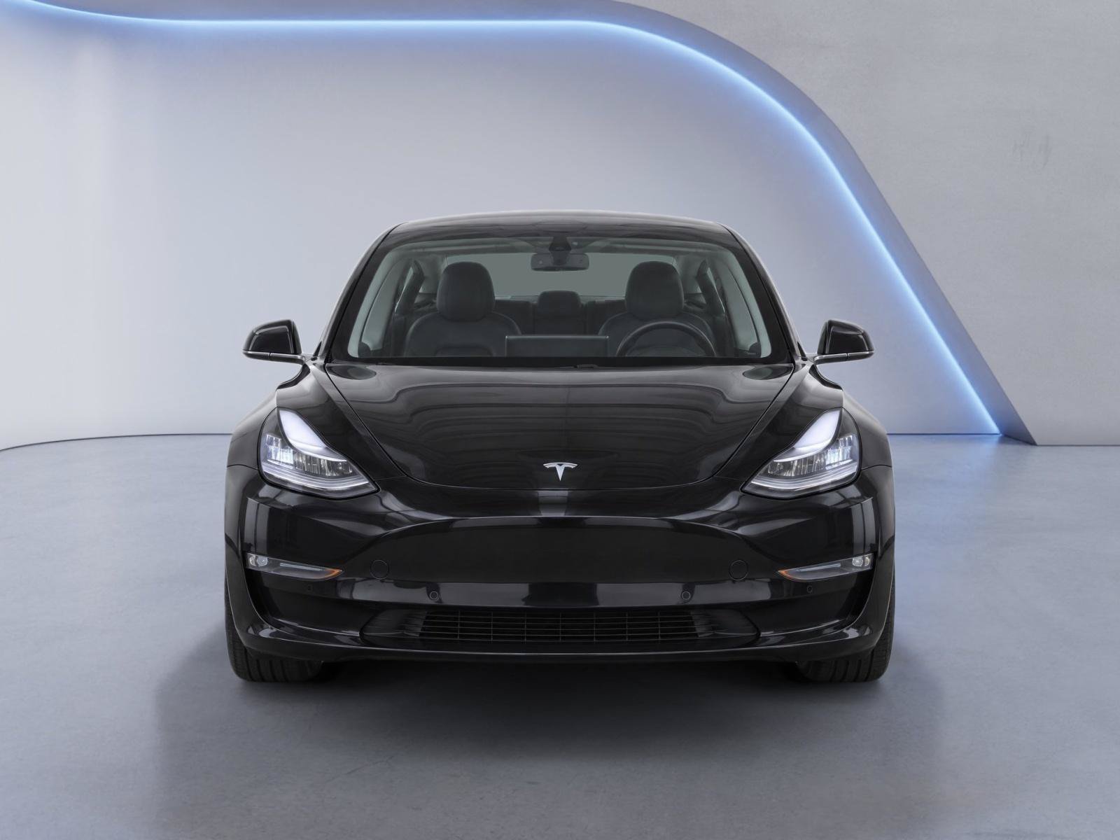 Used 2018 Tesla Model 3 Long Range RWD image 5
