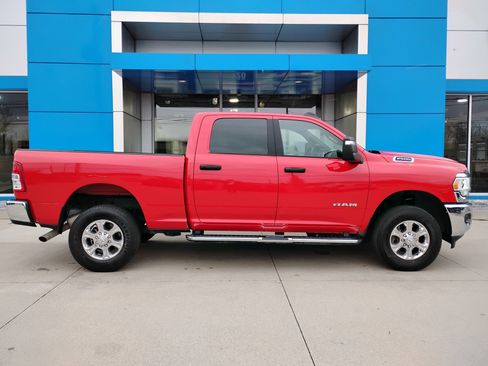 Used 2024 RAM 2500 Big Horn w/ Bed Utility Group image 34