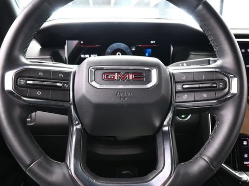 Used 2024 GMC Acadia Elevation w/ Luxury Package FWD image 30