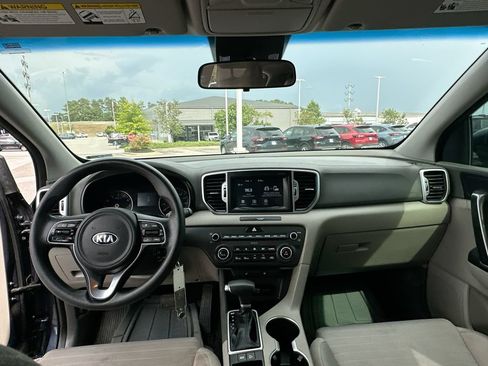 Used 2018 Kia Sportage LX w/ LX Popular Package FWD image 3