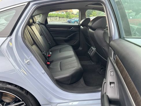 Used 2022 Honda Accord Touring image 6