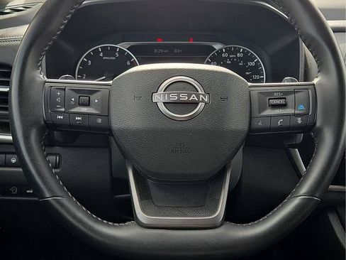 Used 2025 Nissan Rogue SV FWD image 10