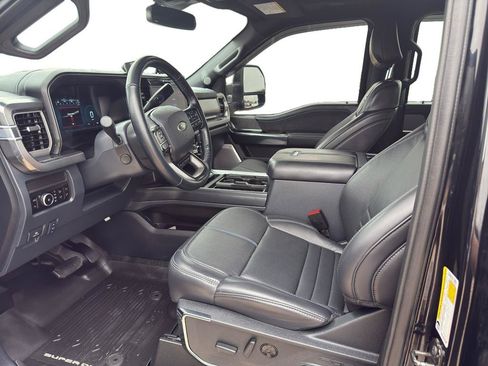 Used 2025 Ford F250 Platinum w/ Tremor Off-Road Package AWD/4WD image 9