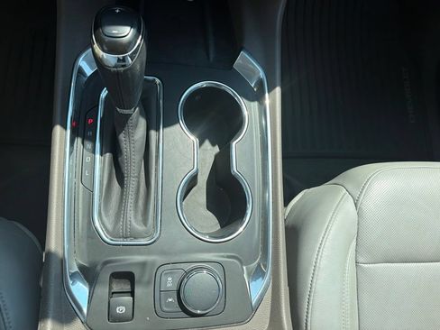 Used 2020 Chevrolet Traverse Premier FWD image 28