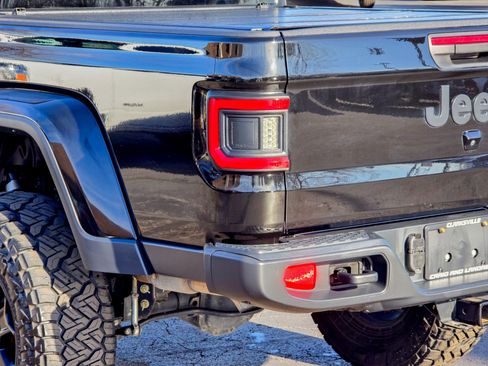 Used 2023 Jeep Gladiator Willys image 20